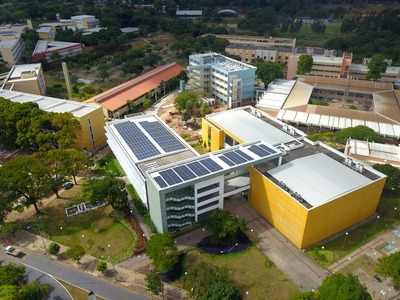 Foto_a%c3%a9rea_da_usina_fotovoltaica_dos_pr%c3%a9dios_do_cad__na_ufmg_cr%c3%a9dito_arquivo_onergy_solar