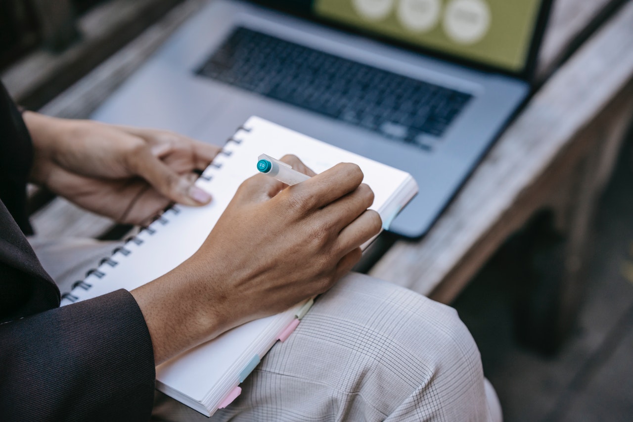 Diferenca-curso-especializacao-mba