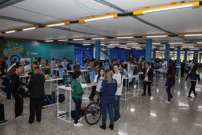 Feira_de_ci%c3%aancias_j%c3%banior_pucpr_(1)